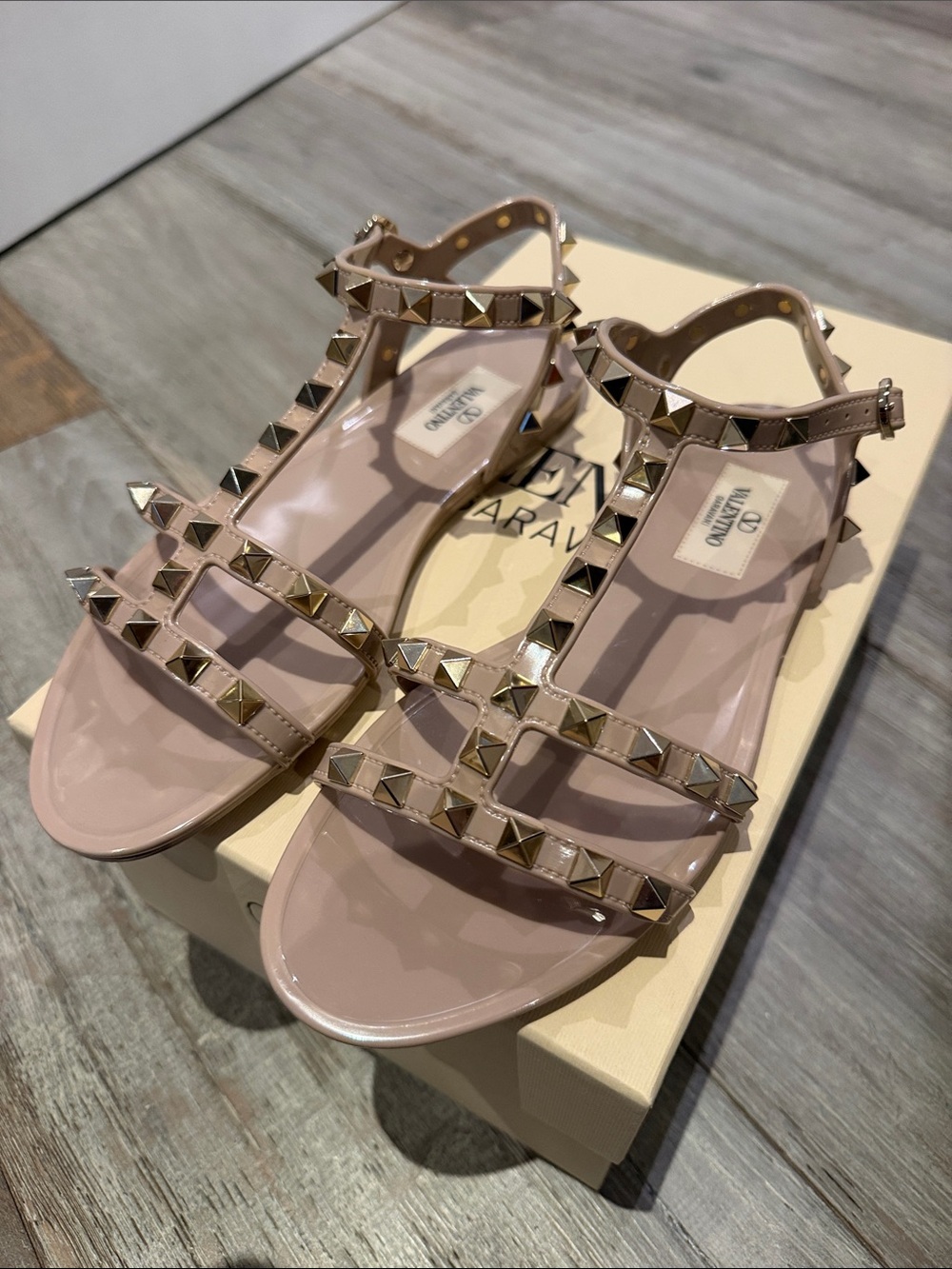 Valentino Garavani Nude Pink Patent Leather Rockstud T-Strap Sandals